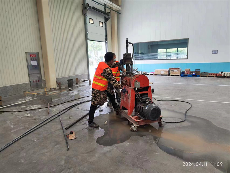 青铜峡厂房地面下沉塌陷注浆加固施工